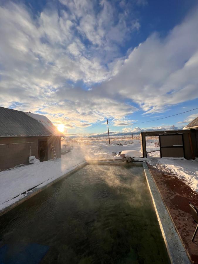 Hunter'S Hot Springs Resort レイク・ビュー エクステリア 写真
